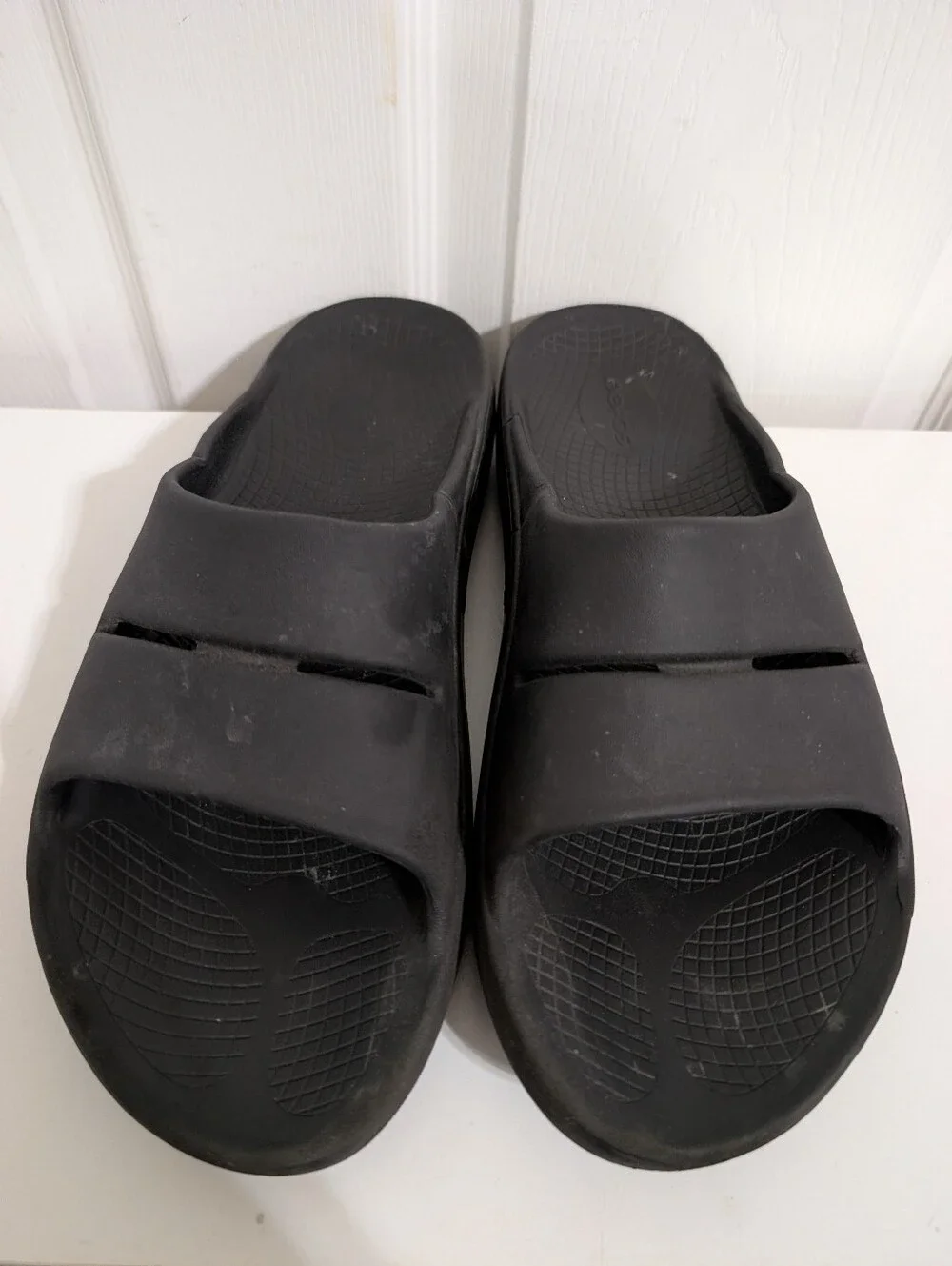 OOFOS OOahh Sport Sandals Black Shoes Mens Size 10 Womens 12 Recovery